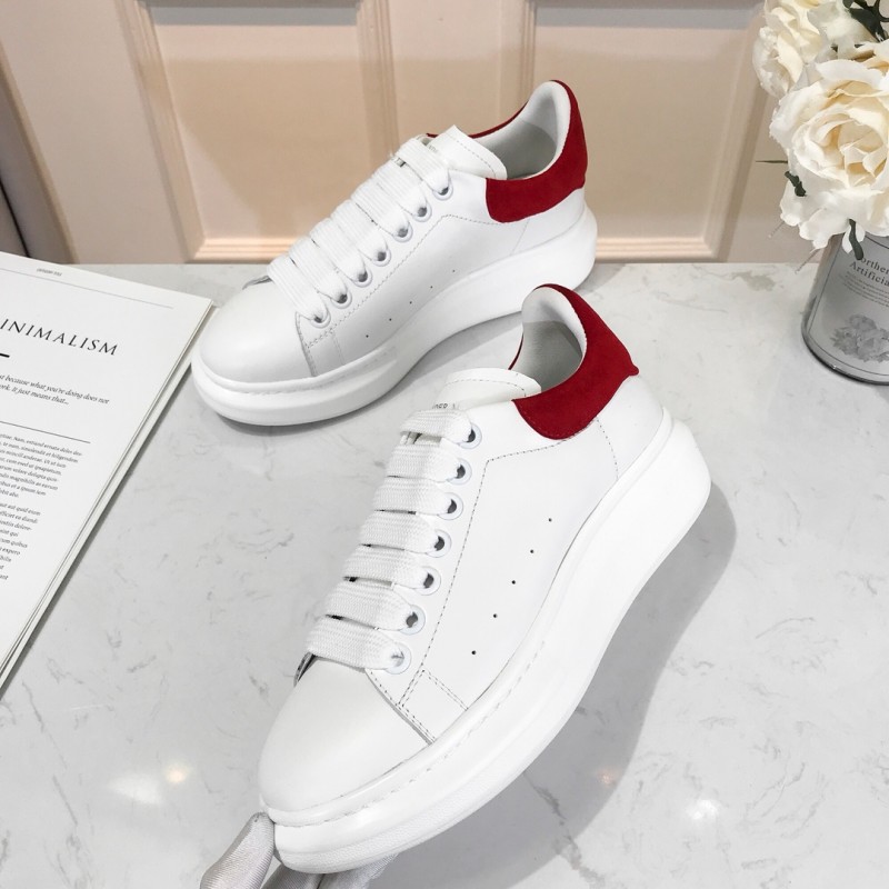 McQueen White Red Tail 1:1