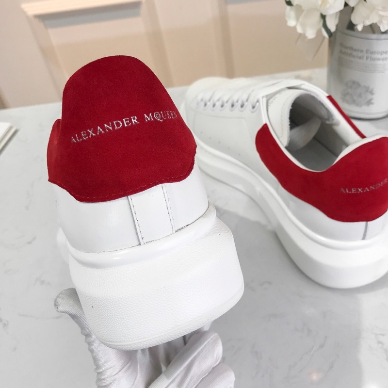 McQueen White Red Tail 1:1